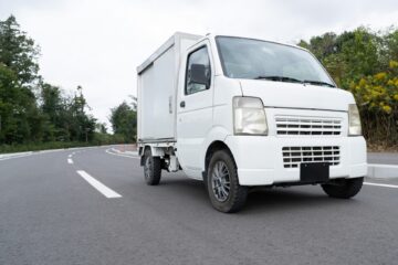 走る軽トラック