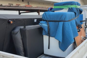 トラックに積まれた引越しの荷物